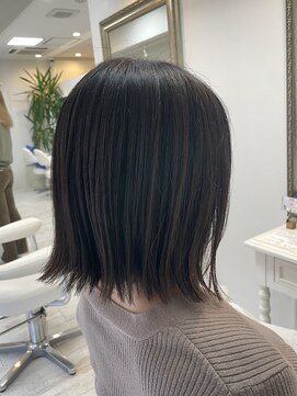 アルターシェリー(aL-ter che'rie) 外はねミディアム/黒髪/グレーベージュ/レイヤーロング　新籾