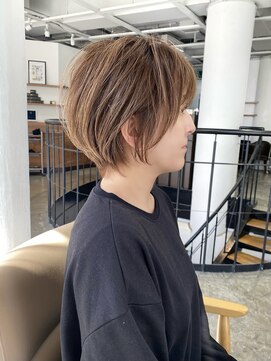 グランデ ビス(GRANDE bis) #ハイライト #前上がりショート