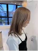 20代30代ミルクティーベージュレイヤーミディアム