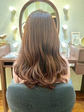 エルサフィロ ヨドヤバシ(el zafiro yodoyabashi) くびレイヤー前髪ピンク小顔薄めバングカット20代30代40代50代