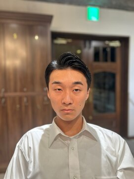 ザマンリバレッジニューヨーク(THE MAN LeverageNewYork) 大人外国人風メンズビジネスマンサイドパート：安良城　瑠夏