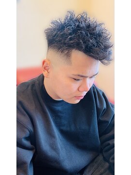 アンティーク フォーメン(ANTIQUE for men) ワイルドな色気漂わす外国人風パーマとフェードカット!