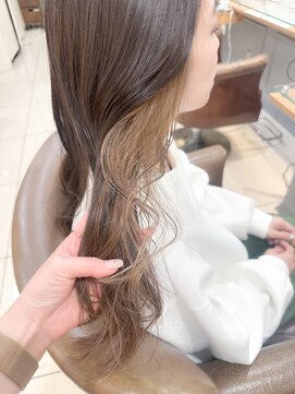 ネオリーブ チロル 横浜西口店(Neolive CiroL.) ミルクティーベージュ見せるインナーカラーイメチェン【横浜】k