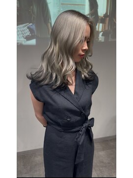 ラ ミュウ 八王子(LA.MIU) グレーアッシュ ブリーチ ダブルカラー【八王子/八王子駅北口】