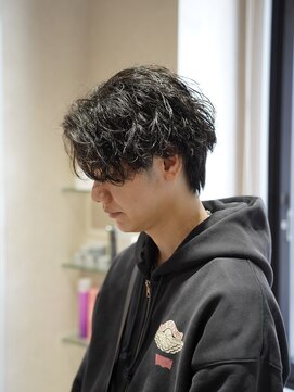アレアル 広島並木通り店(ALEAR) メンズカット/波巻きパーマ/センターパート/メンズパーマ