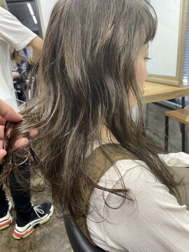 アクトゥス(AEQUITAS) カーキベージュハイライトミディ【池袋/20代/30代/40代】