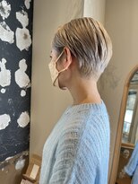 エディ(eddie)&nbsp;【eddie】ホワイトベージュ×ベリーショート