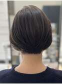 ショートカット前下がりボブショートボブグレージュカラー