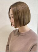 大人30代40代白髪ぼかしベージュハイトーン切りっぱなしボブ