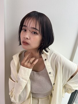 ルチカ(Luccica) 20代30代40代50代オリーブベージュレイヤーカットセミディボブ