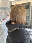 ベージュカラー・ハイトーンカラー・切りっぱなしボブ