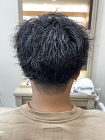 アルターリール(aL ter Rire)&nbsp;フェザーパーマ/サーフカール/刈り上げセンターパート/中村郁未