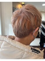 ローレン(LOREM) クールショート白髪ぼかし×オレンジデザインカラー3.8