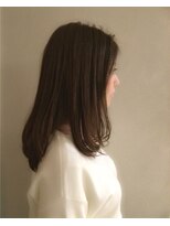 大人気グレージュカラー 担当 伊原