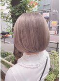 Le'a齋藤【360°綺麗ショートボブ】スモーキーグレージュ