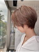 大人可愛いハイライトショート