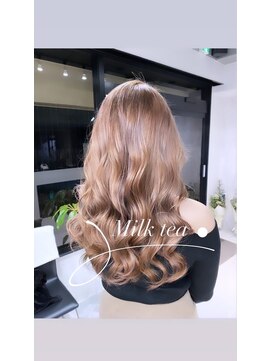 エミーバイモアムー(Emmie byMoremuu) ミルクティーカラー