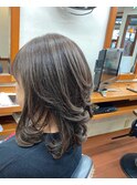 ヘアカラーはラベンダーグレージュ