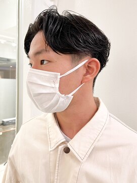 ロイ 南青山 表参道(ROI) 黒髪ニュアンスパーマセンターパートスパイラルパーマショート