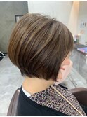 ショートボブカット