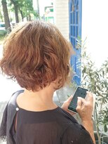 ザザ(ZAZA)&nbsp;癖毛を活かした前下がりショートボブ