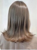 デザインカラーレイヤーカットウェットヘアオリーブベージュ白髪