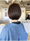 脱白髪染め 白髪ぼかしハイライト ショートボブ
