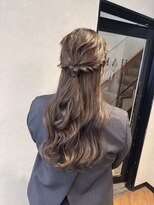 ハイル(KHAIR)&nbsp;ハーフアップ♪/結婚式アレンジ◎《 yuu 》