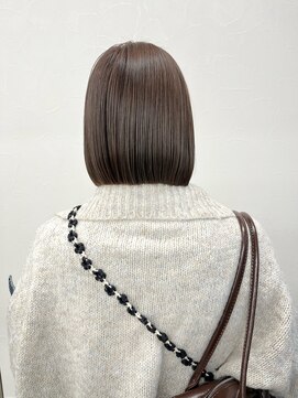 ソソ(soso) 【soso 伊勢田】ミニボブ×グレージュ