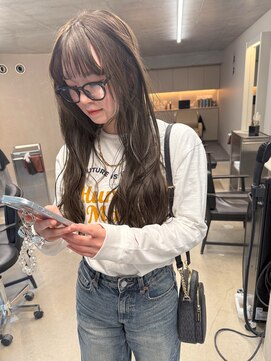 エウペ 渋谷(WEUPE) 斜めバング/グレージュカラー/デザインカラー/シルキーベージュ