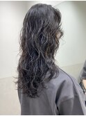 黒髪ロングパーマ