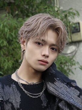 オーシャントーキョー 心斎橋(OCEAN TOKYO WEST) グレージュセンターパートシャドウパーマ毛流れウルフツーブロ