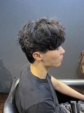 ビーダンディー(Bee dandy) ビジネスツーブロックショートウルフ フォワードパーマ