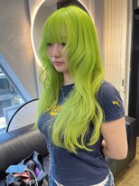 ヴィヴィー 福岡天神店(VIVIE) ネオングリーン/レイヤーカット