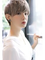 ル クラブ 銀座(Le Club) (銀座)ジェンダーレスなシルバー・ブロックマッシュ