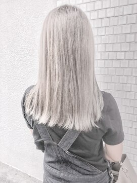 ヘアーアンドアトリエ マール(Hair&Atelier Marl) 【Marl】ホワイトアッシュカラーのシンプルセミディ♪