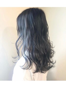 ラべリー 池袋(LOVELEY) シルバーグレー　ヘアカラー　【池袋】