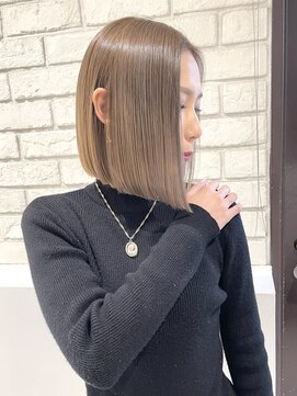 トルネード(TORNADO) 「海外へア 外国人風 クリーミーベージュ 切りっぱなしボブM210