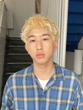 スー 渋谷(suu) スパイキーショートメンズショートヘアブリーチカラーブロンド