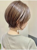 襟足短め丸みショート