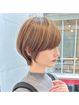 ハルキミナト ジャパン トウキョウ(HARUKI MINATO japan TOKYO) 30代40代50代耳かけショート前髪なしハンサムショートカット