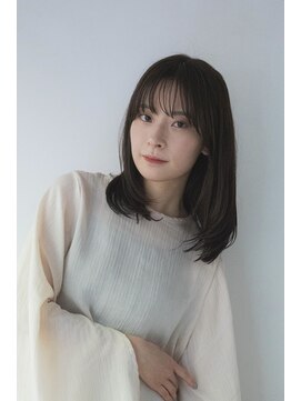 アメリ バイ アピッシュ(Amelie by apish) ミディアムヘア×シアーグレージュ