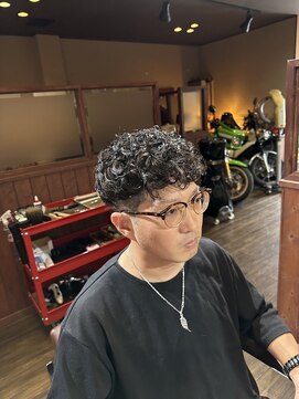 カットスペース キャロル(CUT SPACE CAROL) ツーブロックパーマ