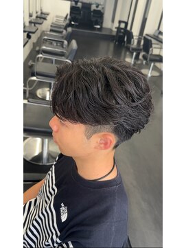 ドットトウキョウ 横浜店(dot.tokyo) パーマ特化美容師が作るフェザーショート