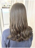 巻き髪×グレージュカラー