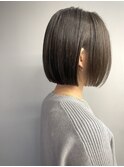 艶ダークブラウンの切りっぱなしボブ