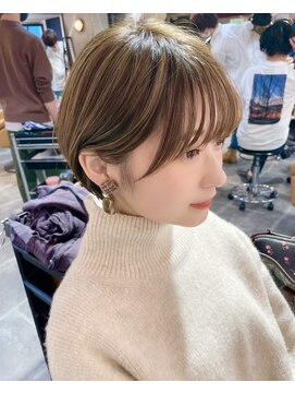 ロンド 銀座(Lond) 【銀座◇成田】サイドバングひし形ショート丸みグレージュカラー