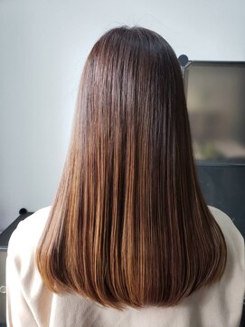 キキ(kiki) オリーブロング_グレージュカラーボブウルフ_kiki0029