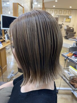 シャンティ 琴似店(Shanti) ハイライトショートボブ