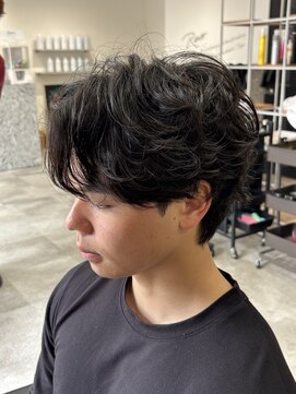 レボ(Revo) シャドウパーマセンターパート!